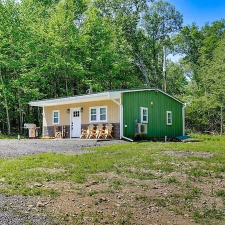 Secluded Poconos Cabin With Fire Pit On 75 Acres! East Stroudsburg Exteriér fotografie