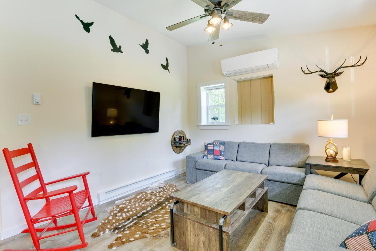 Secluded Poconos Cabin With Fire Pit On 75 Acres! East Stroudsburg Exteriér fotografie