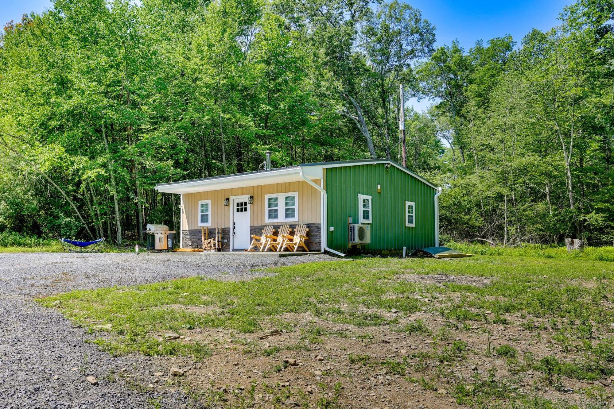 Secluded Poconos Cabin With Fire Pit On 75 Acres! East Stroudsburg Exteriér fotografie